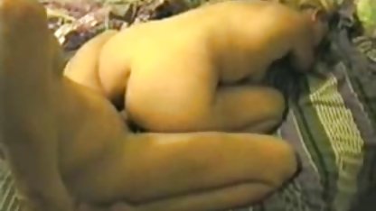 Cewek seksi video nyepong kontol gede titit besar