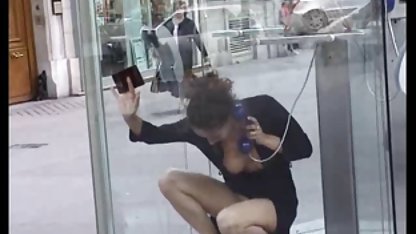 G. diletakkan di atas es. Dengan pantat besar, pantat besar, seks bertiga, bokep kontol panjang barat